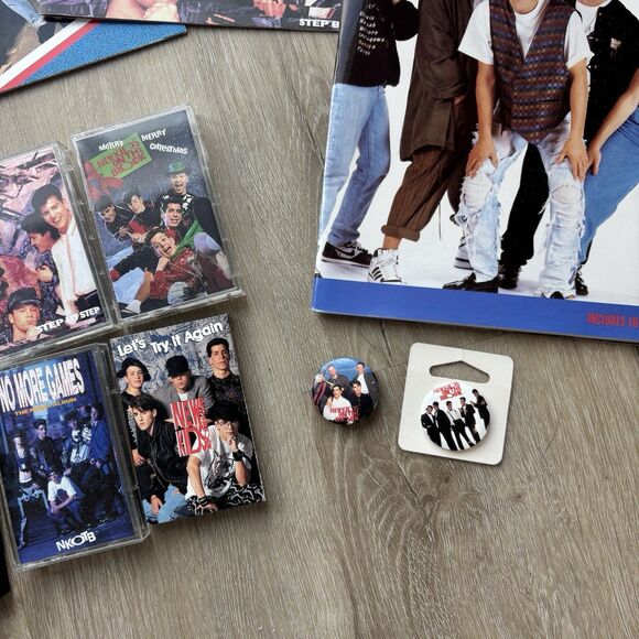 New Kids On The Block VTG Tapes Magazines Button Ticket RARE HUGE LOT Scrapbook - Picture 10 of 16